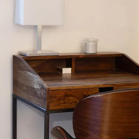 Elegante Pres Du Canal Saint Martin Apartment